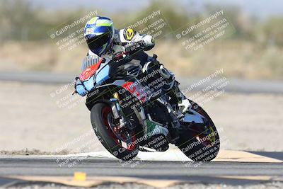 media/Dec-01-2025-Moto Forza (Mon) [[2daa91e15f]]/2-Intermediate Group/Session 3 (Turn 3)/